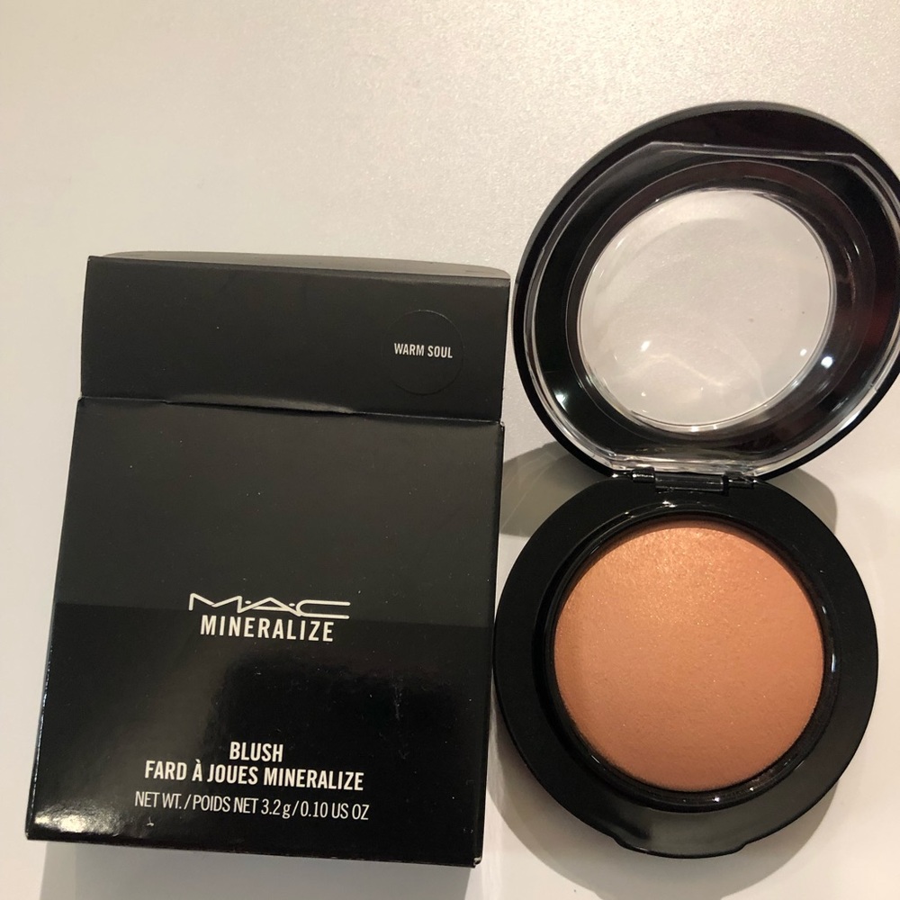 BRAND NEW MAC best selling blush “warm soul”